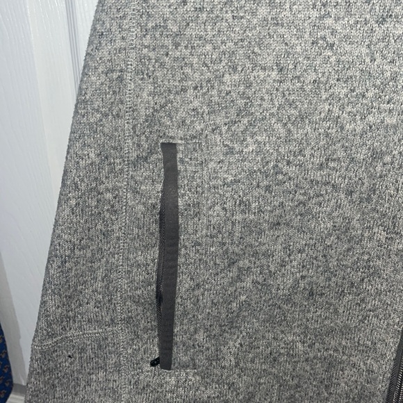 Patagonia Vest size: Large gray - Picture 4 of 4